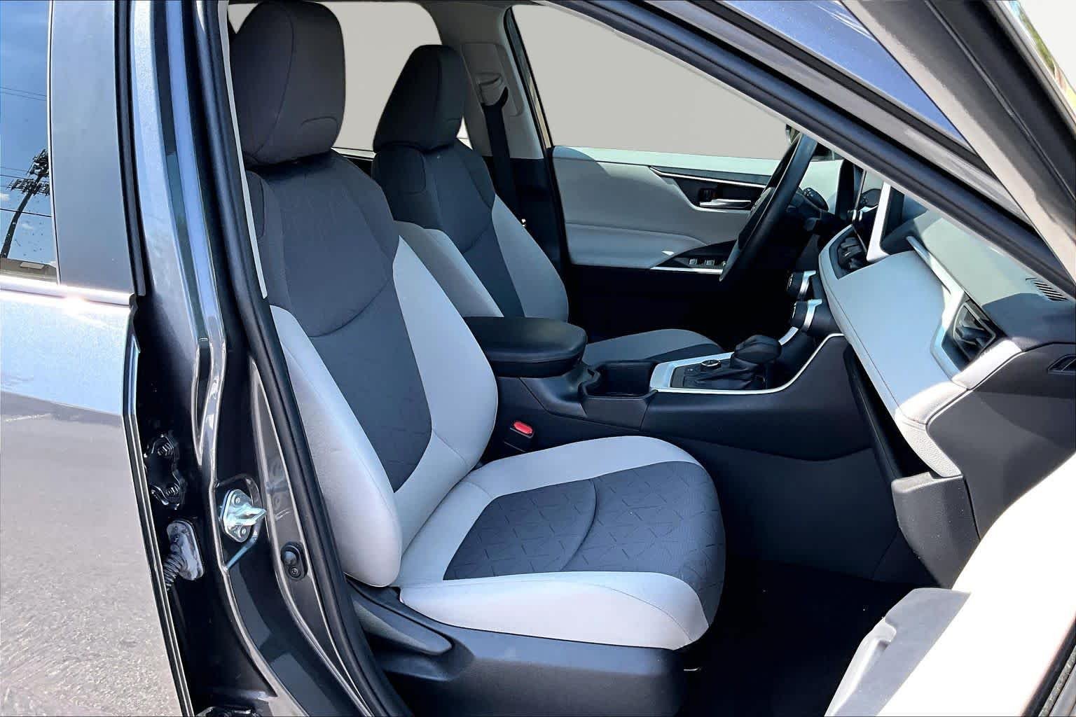 Used 2024 Magnetic Gray Metallic Toyota Hybrid XLE image 9