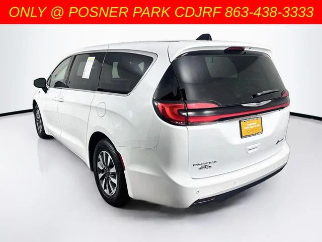 Used 2023 White Chrysler Touring L image 5