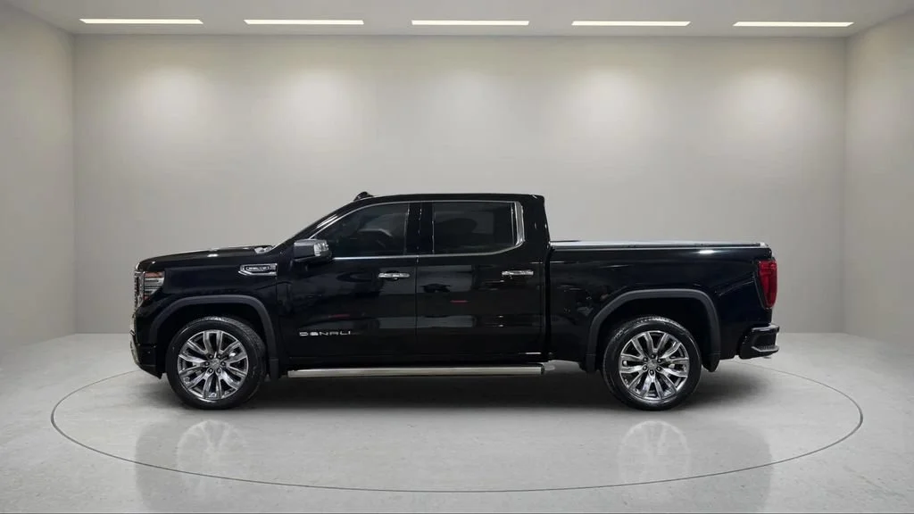 Used 2023 Onyx Black GMC Denali image 8