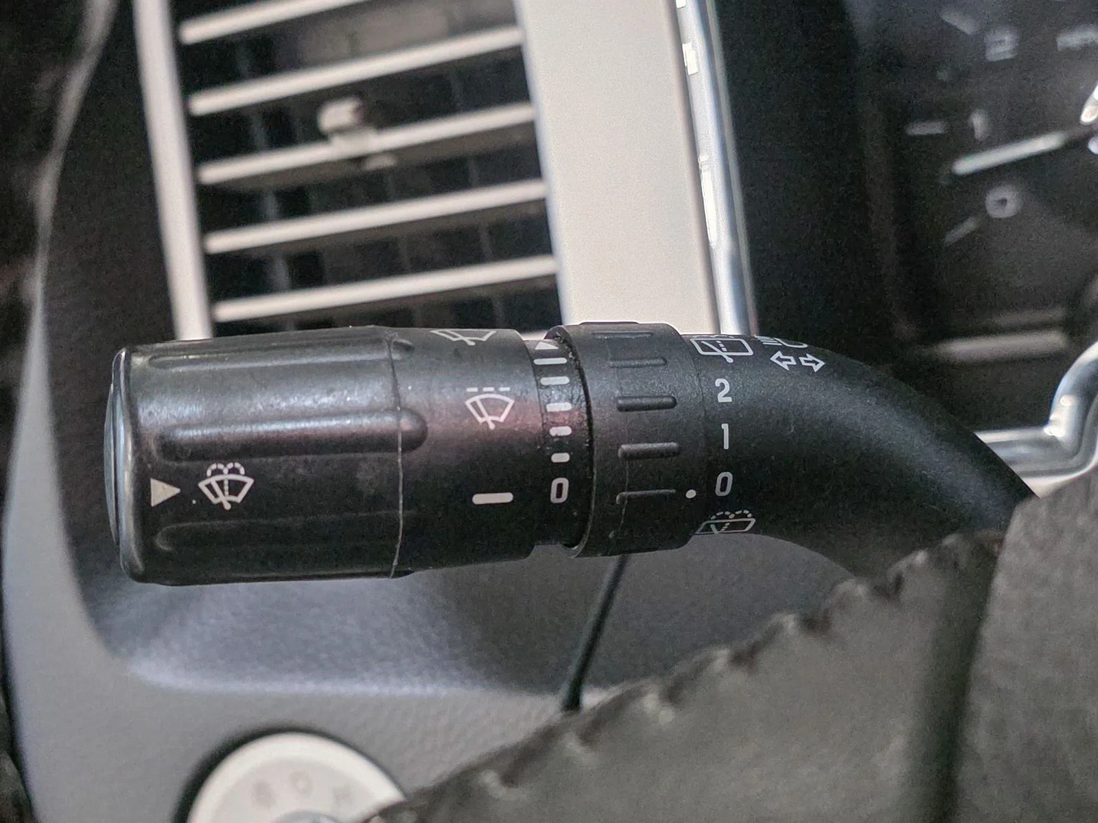 Used 2010 Tuxedo Black Metallic Lincoln Base image 40