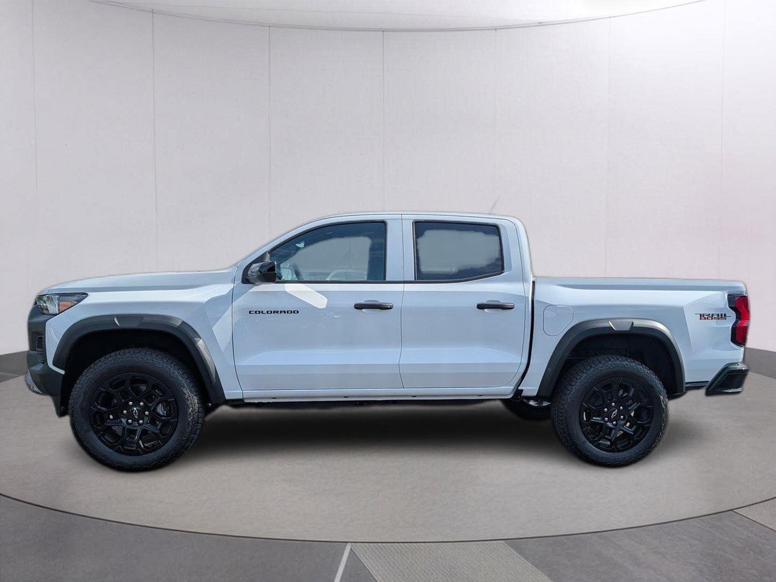 New 2026 Summit White Chevrolet Trail Boss image 6