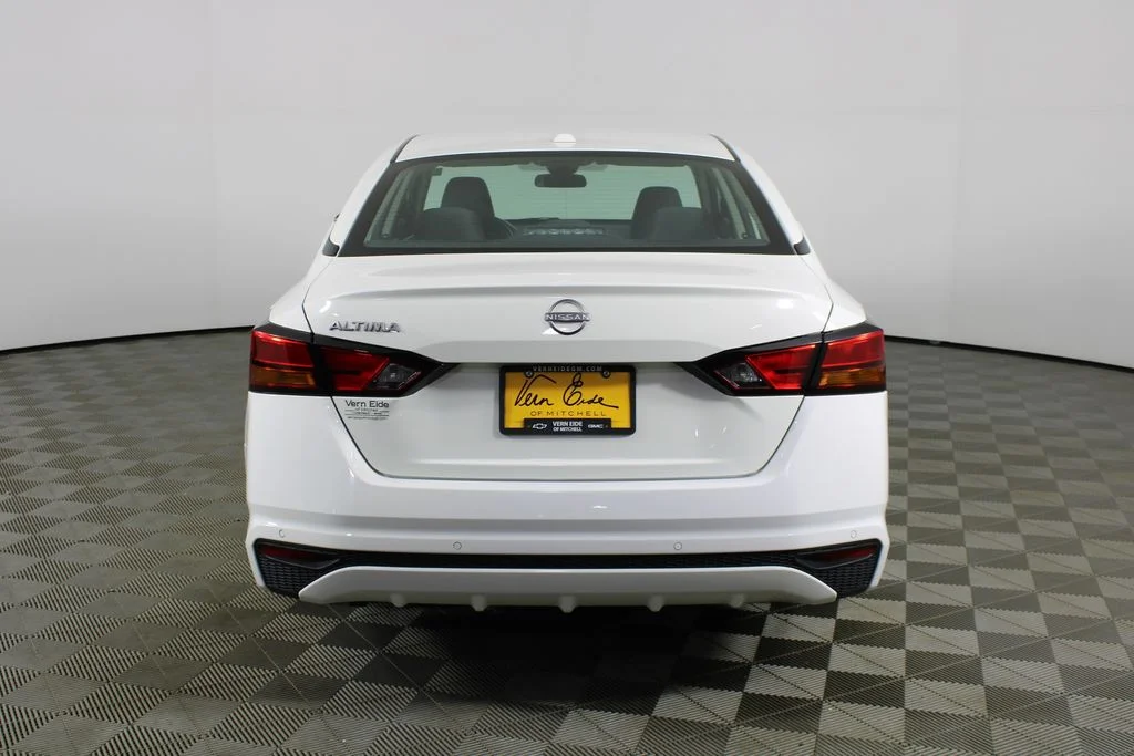 2025 Nissan Altima SV - Photo 6