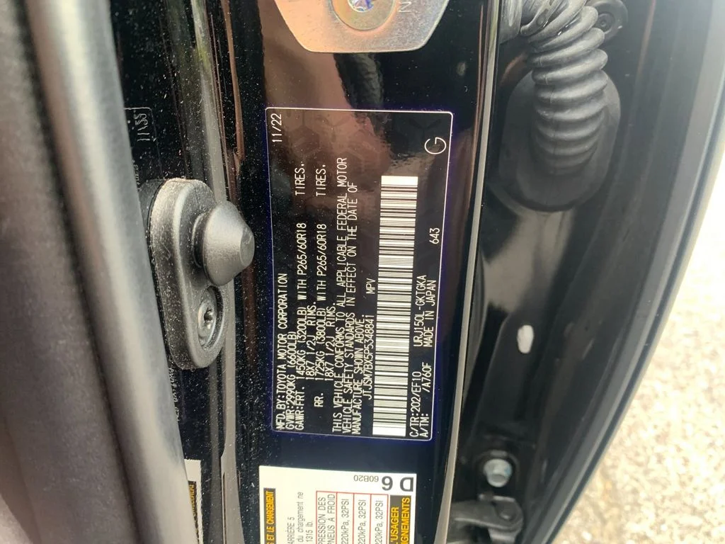 Used 2023 Black Lexus 460 image 36