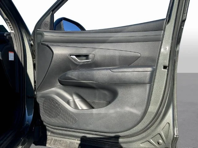 Used 2025 Gray Hyundai SEL Convenience image 30