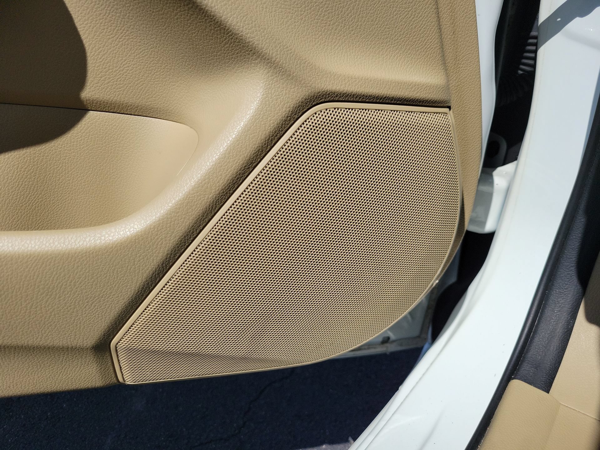 Used 2012 Taffeta White Honda EX-L image 19