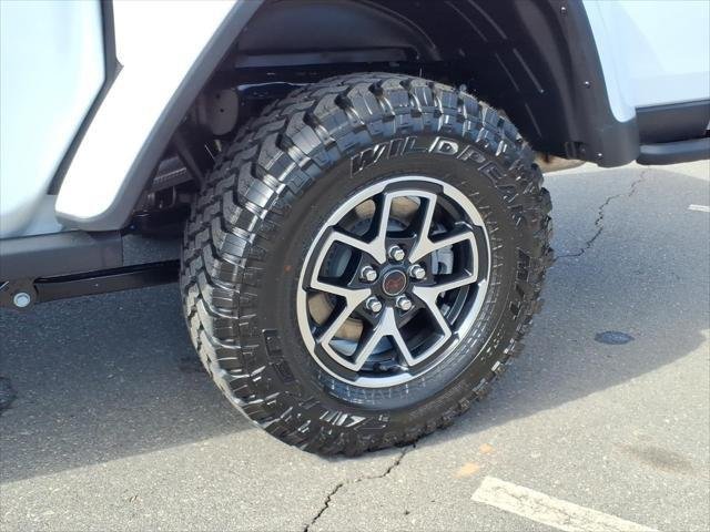 New 2026 Bright White Clear-Coat Exterior Paint Jeep Rubicon image 13