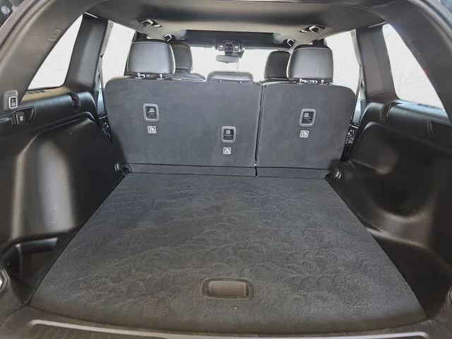 Used 2023 Diamond Black Jeep Altitude X image 12