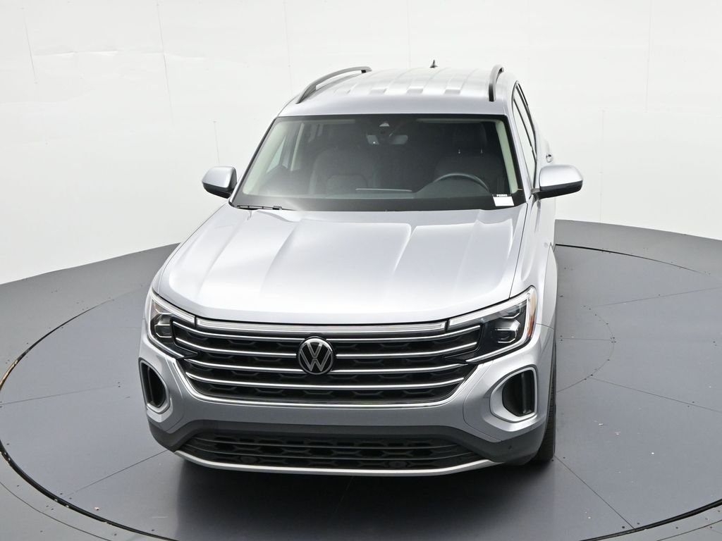Used 2026  Volkswagen SE w/Technology image 17