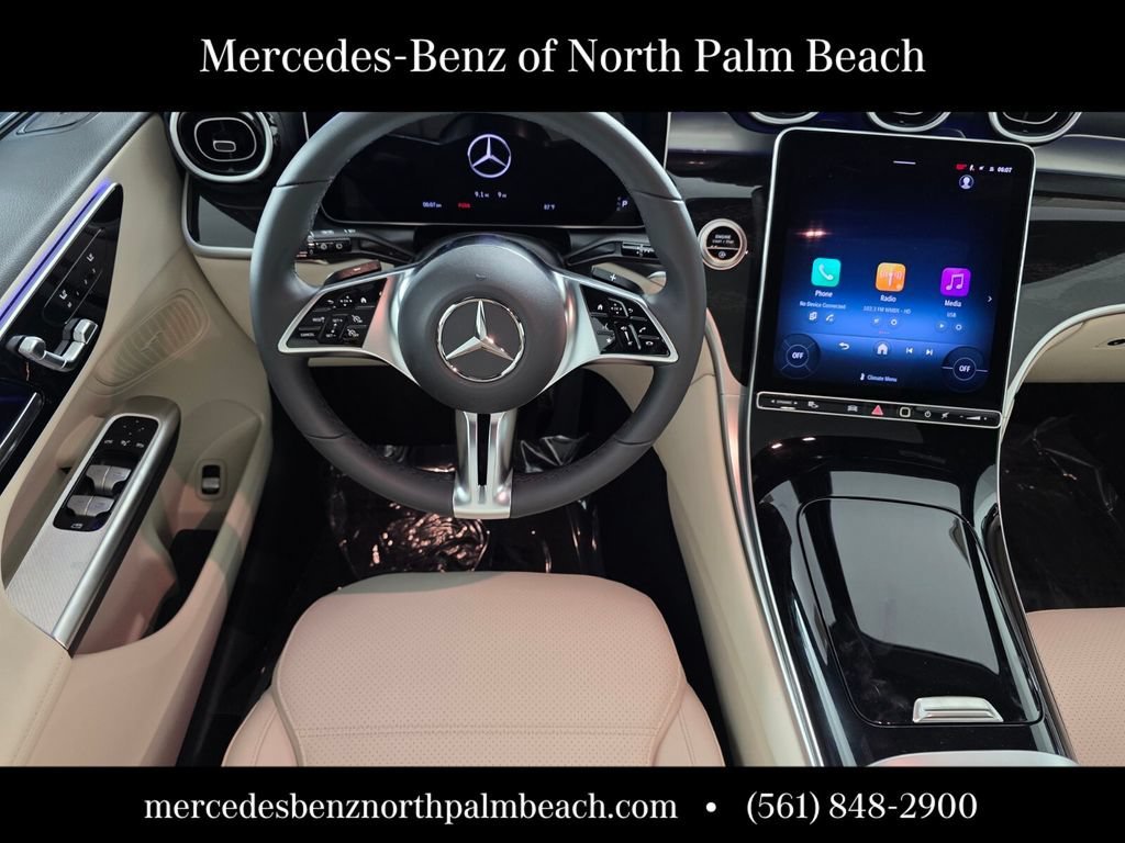 New 2026 MANUFAKTUR Moonlight White Metallic Mercedes-Benz GLC 300 image 40