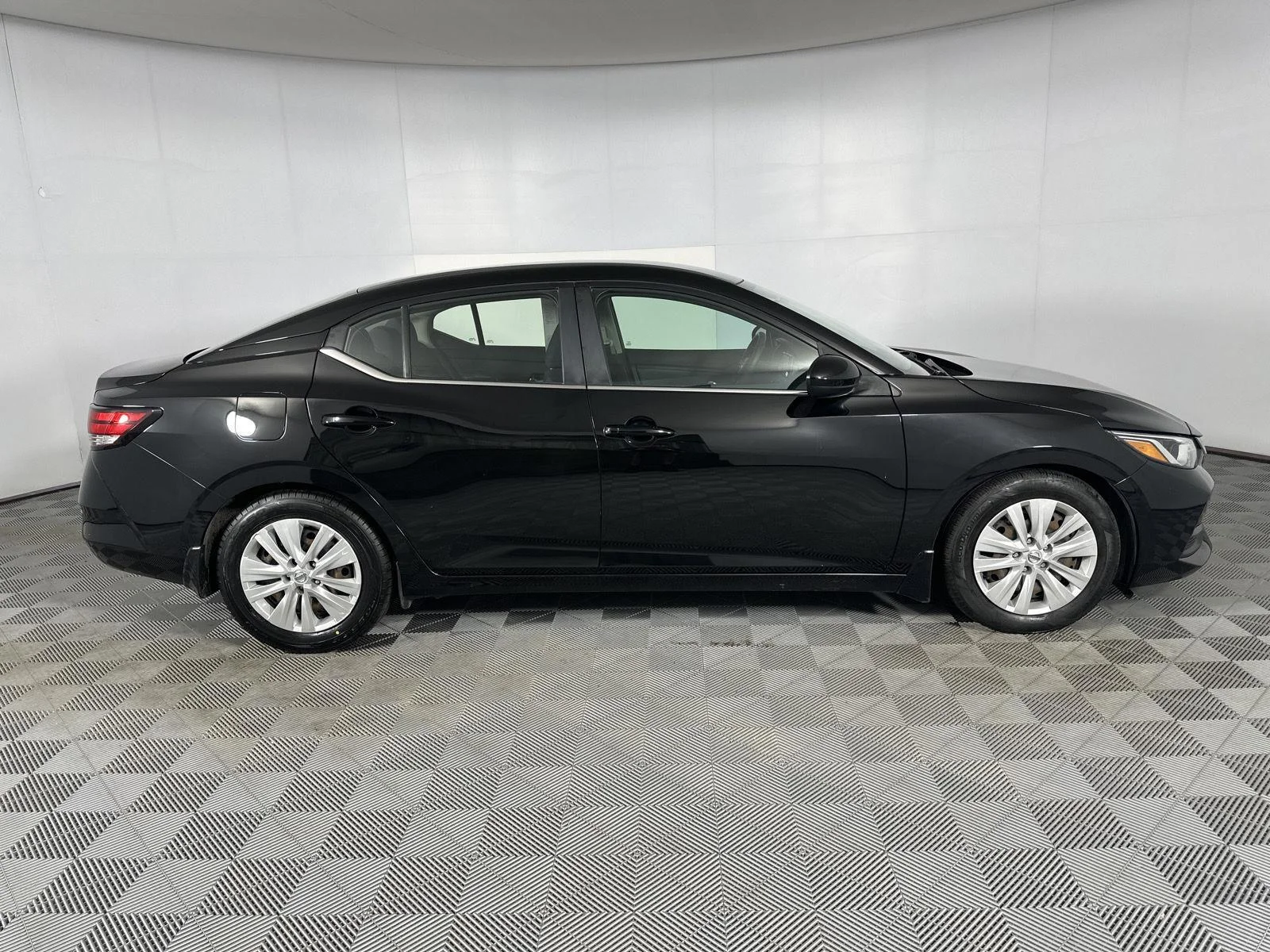 Used 2020 Super Black Nissan S image 9