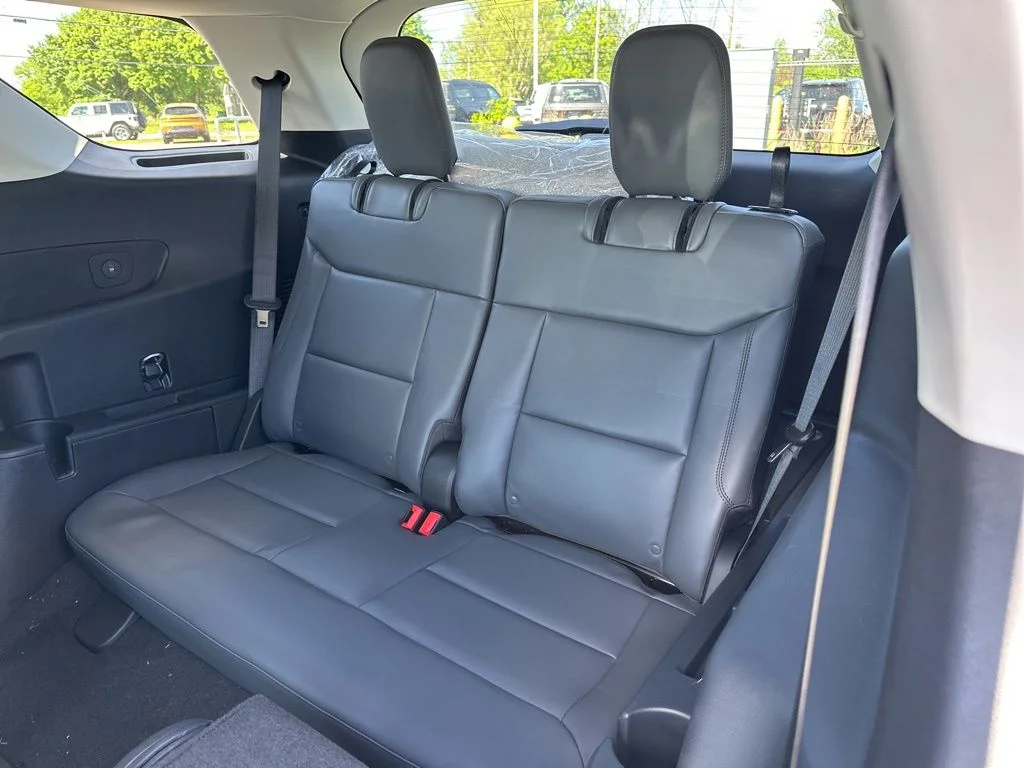 Used 2026 Vapor Blue Metallic Ford Active image 11