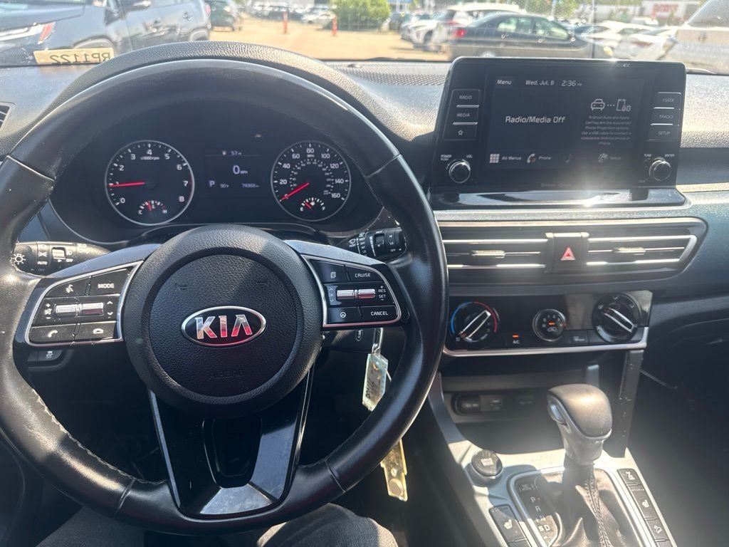 Used 2021 Black Kia S image 15