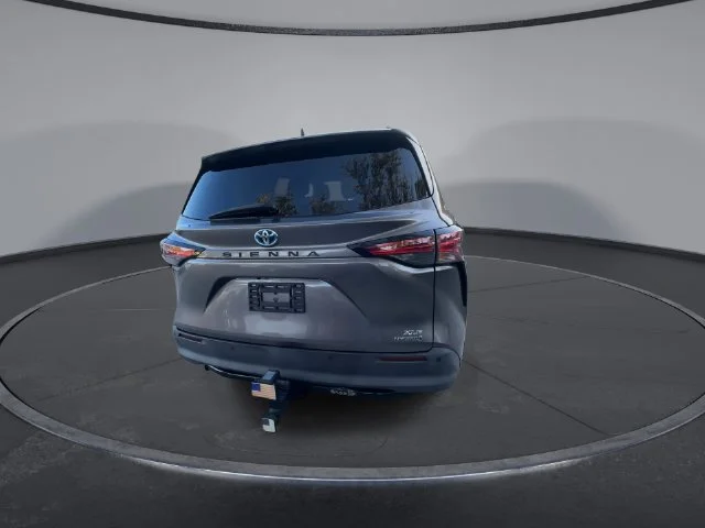 2021 Toyota Sienna XLE - Photo 7