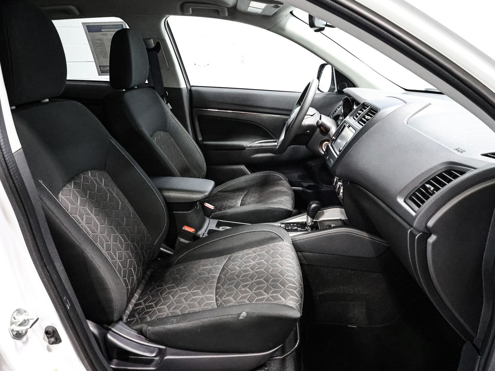 2025 Mitsubishi Outlander Sport ES - Photo 21