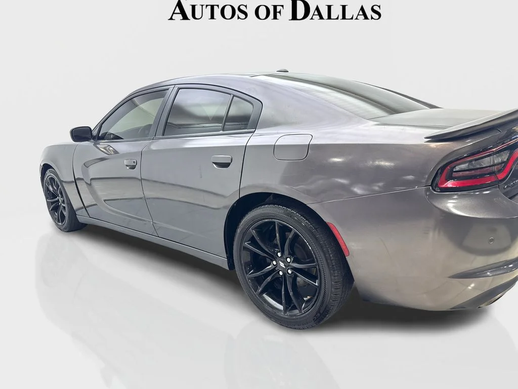 Used 2018 Gray Dodge SXT image 14