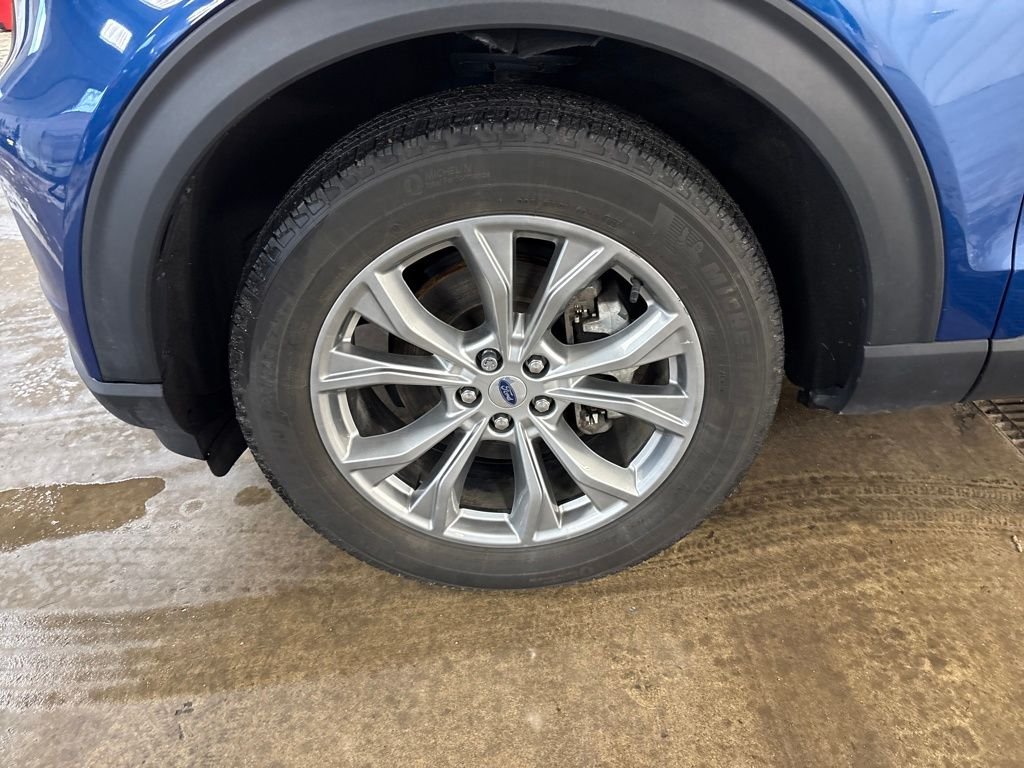 Used 2023 Blue Ford Limited image 11