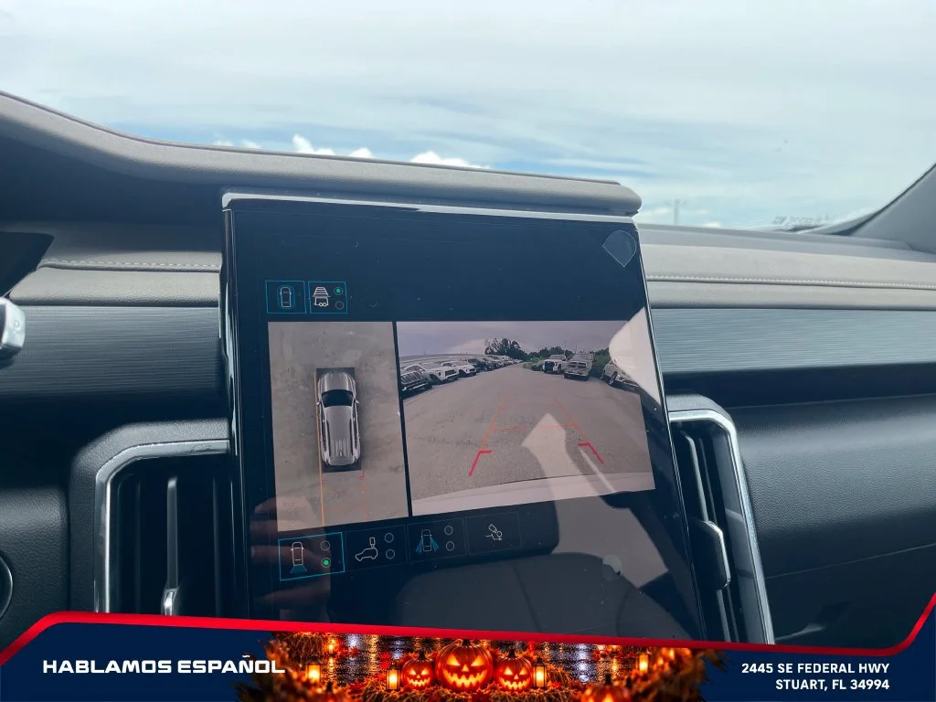 New 2026 Summit White GMC Elevation image 32