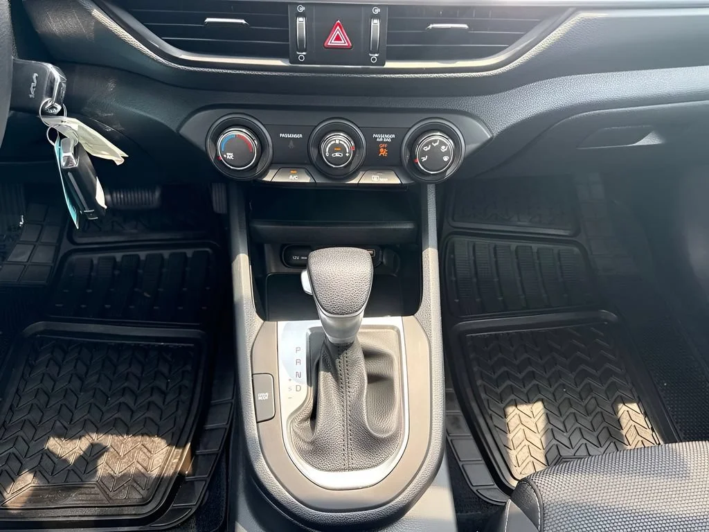 Used 2024  Kia LXS image 15