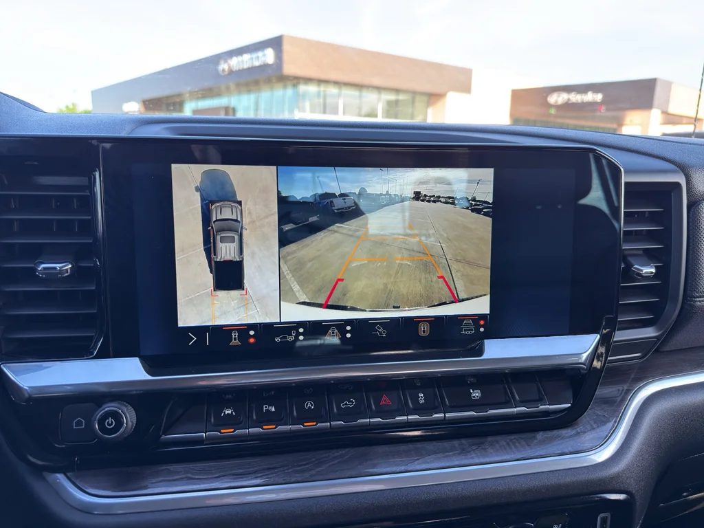 Used 2025 Summit White Chevrolet LTZ image 20
