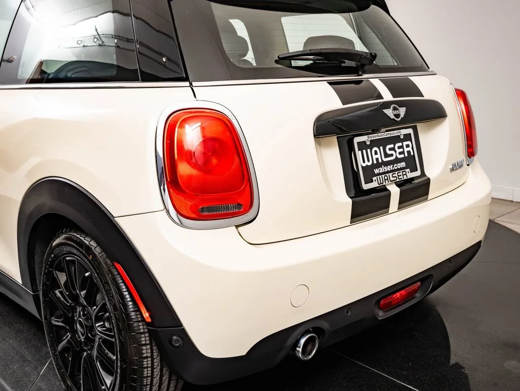 Used 2018 Pepper White MINI  image 17