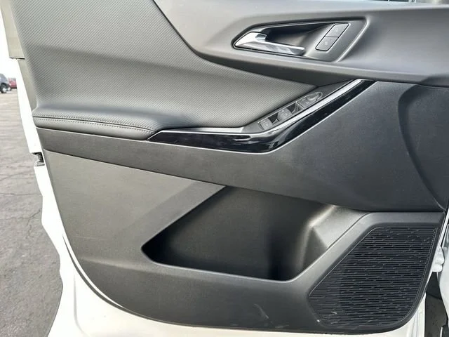 New 2026 Summit White Chevrolet LT image 23