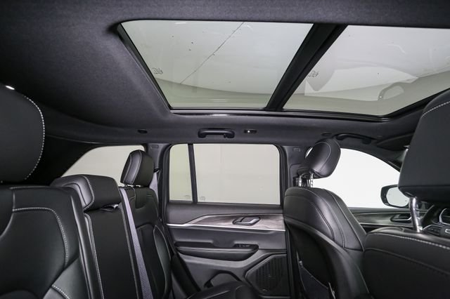 Used 2025 Gray Jeep Limited image 22