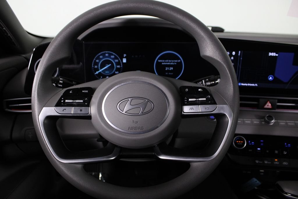 Certified Used 2024 Red Hyundai Blue image 10