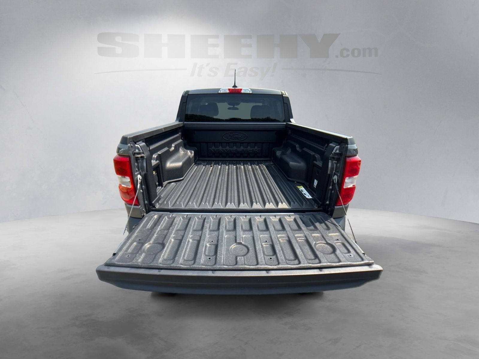 Used 2024 Gray Ford XLT image 25