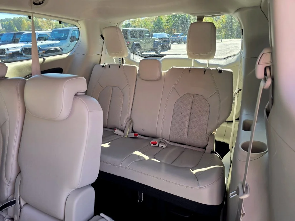 Used 2018 Blue Chrysler Touring L Plus image 12