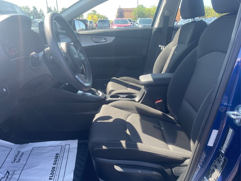 Used 2023 Deep Sea Blue Kia LXS image 19