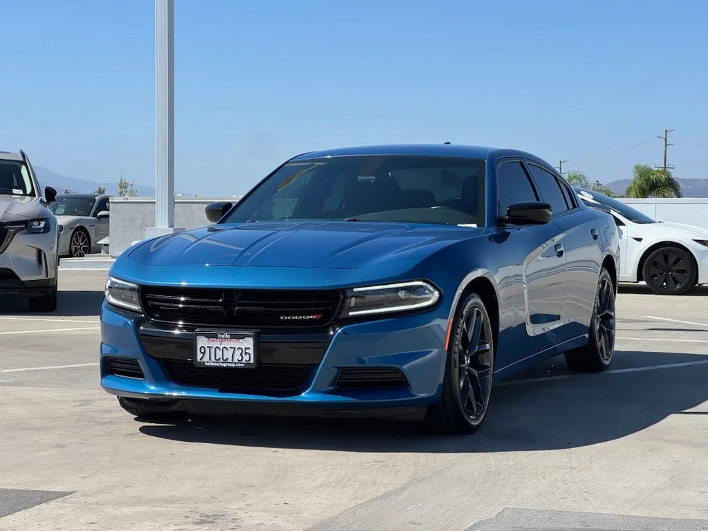 Used 2023 Blue Dodge SXT image 4