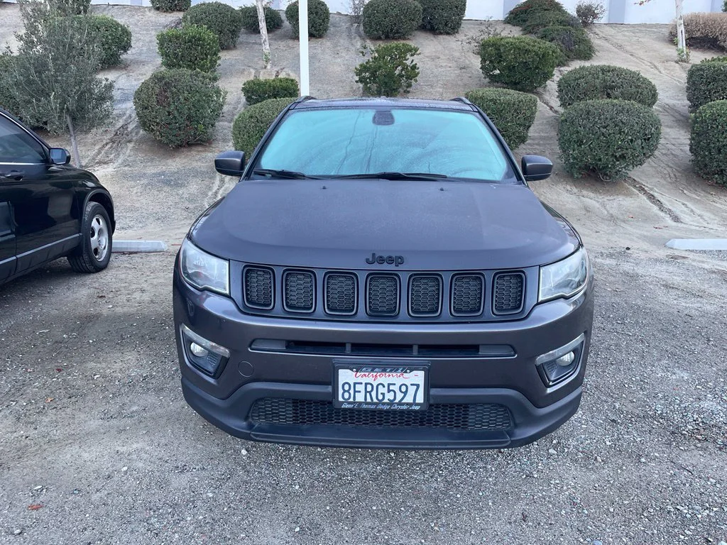 Used 2018 Gray Jeep Latitude image 2