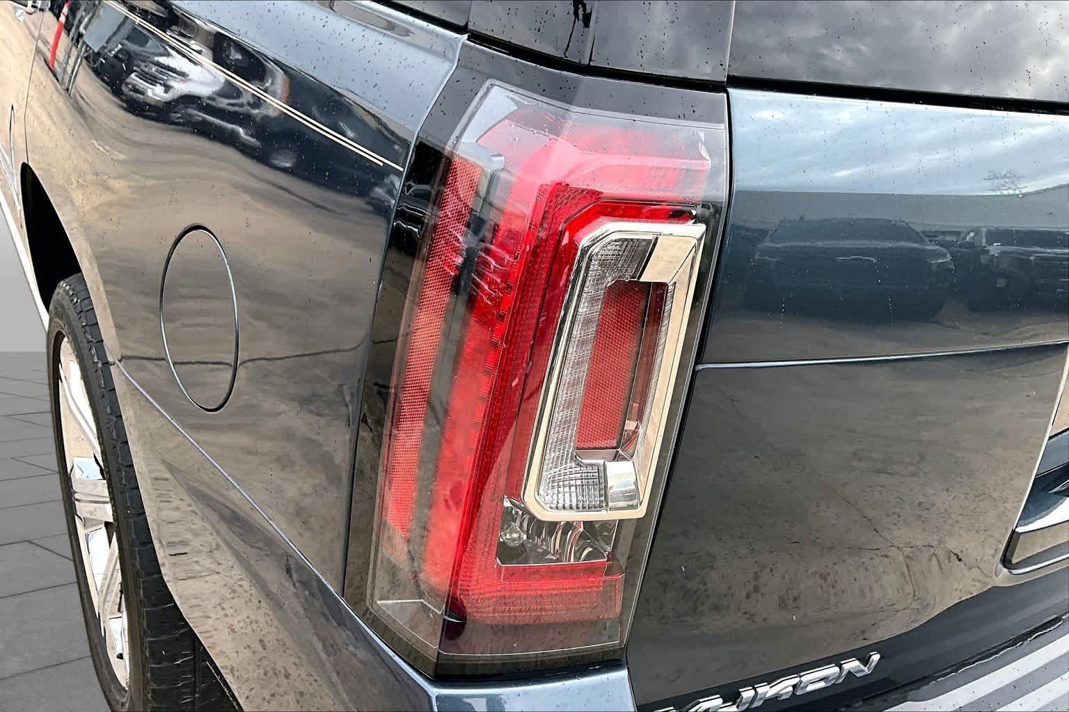 Used 2019 Dark Sky Metallic GMC Denali image 29