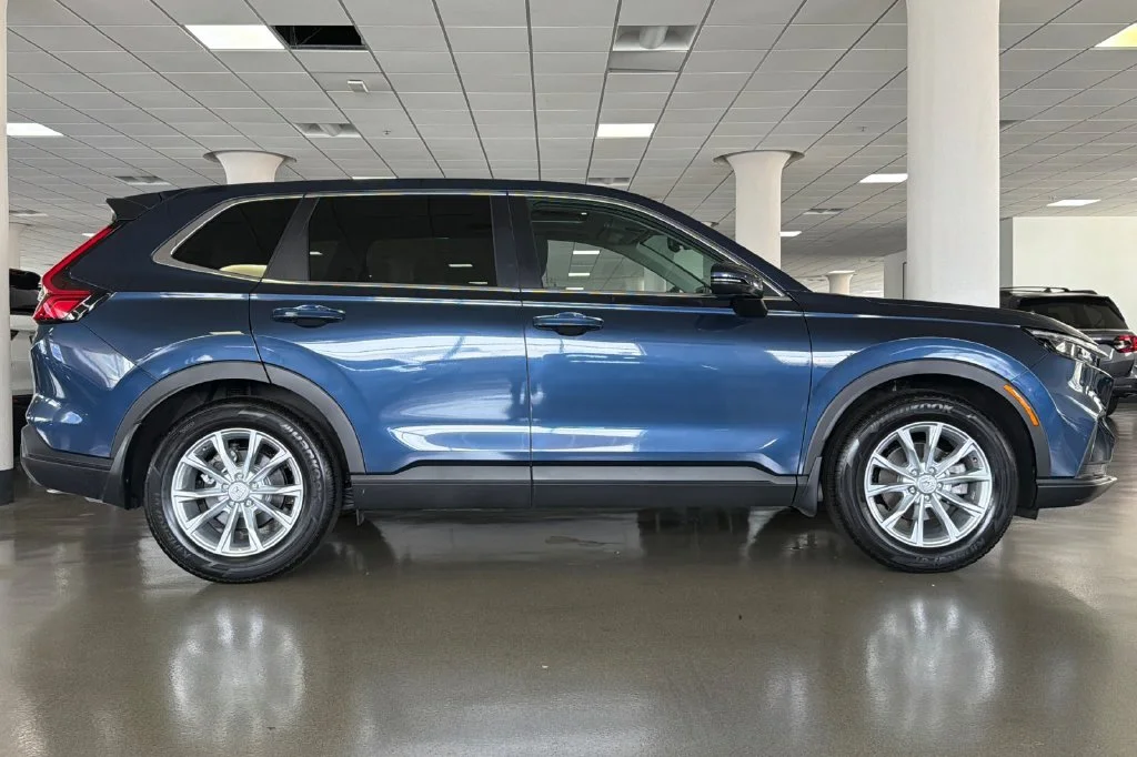 Used 2025 Canyon River Blue Metallic Honda EX image 3