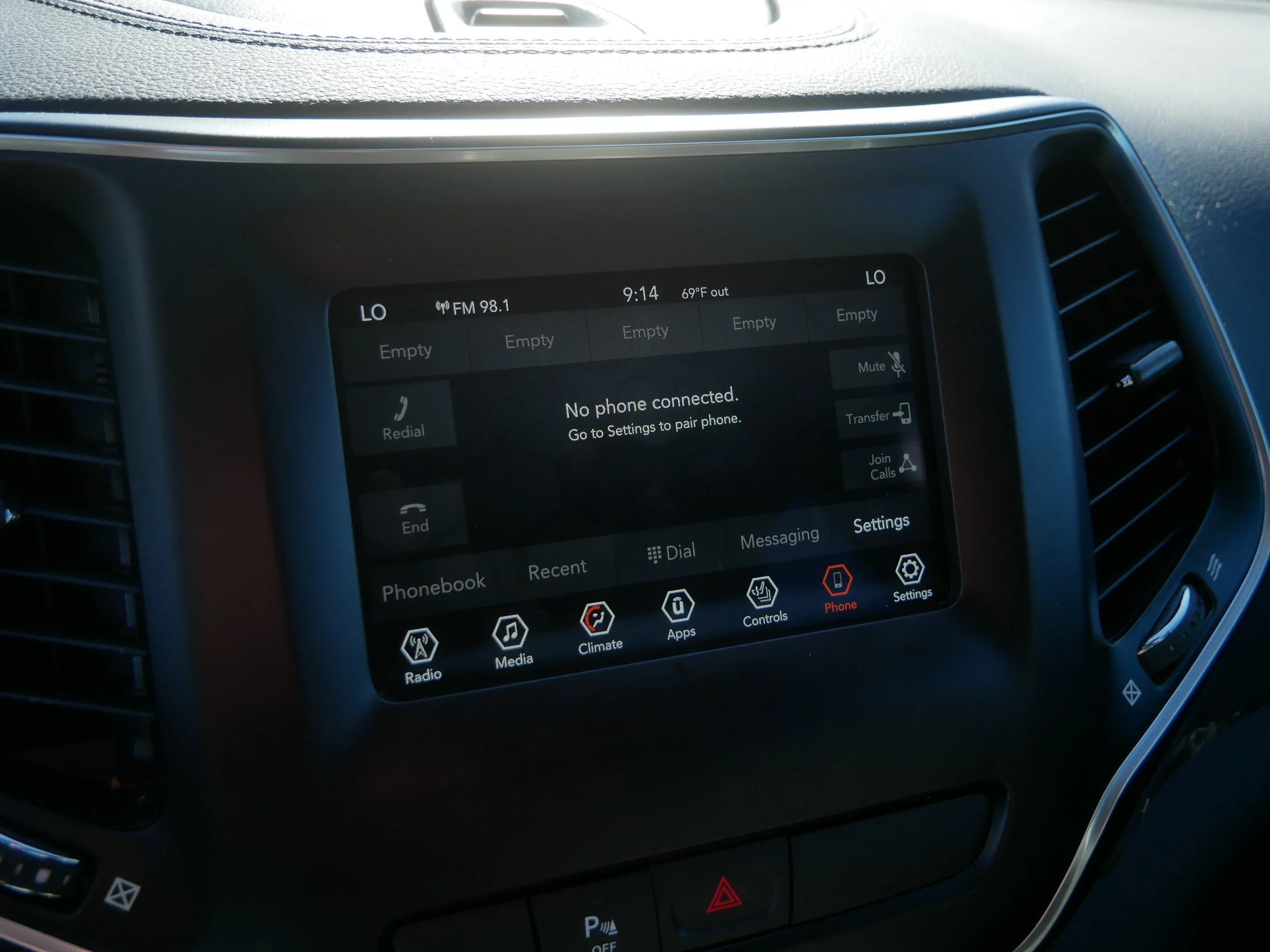 Used 2020 Velvet Red Pearlcoat Jeep Latitude Plus image 30