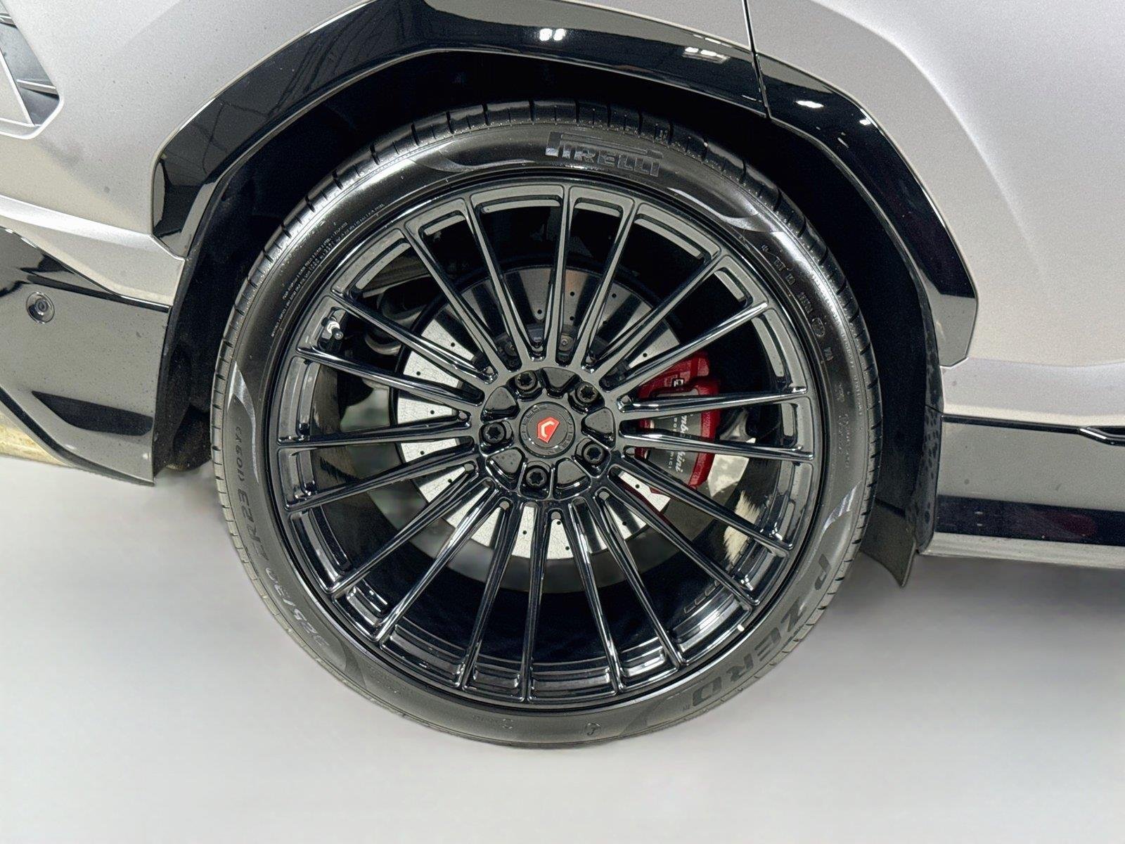 Used 2022 Grigio Nimbus Matt/Verde Scandal Lamborghini Graphite Capsule image 38