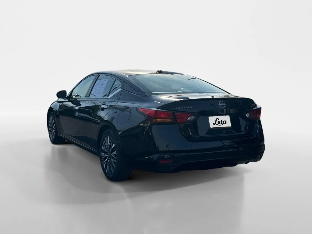 Used 2023 Super Black Clearcoat Nissan 2.5 SV image 6