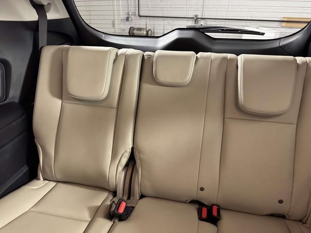 Used 2023 Crystal White Pearl Subaru Limited image 38