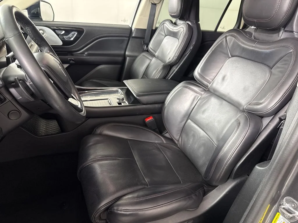 Used 2023 Gray Lincoln Grand Touring image 14
