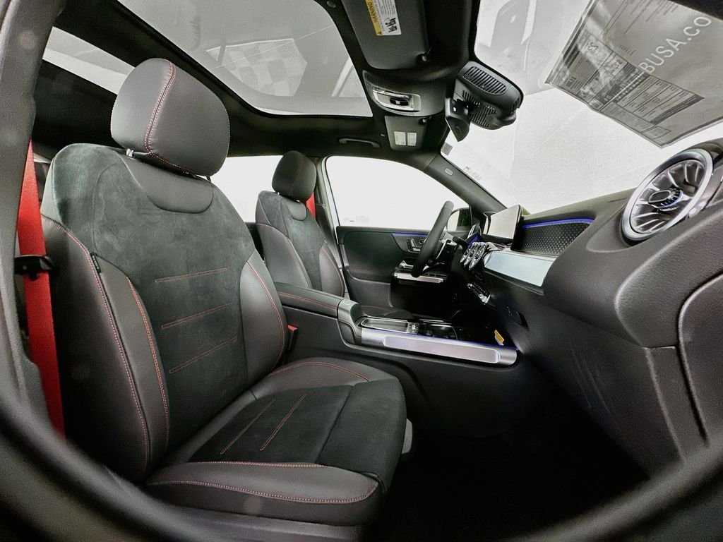 New 2026 Polar White Mercedes-Benz GLB 35 AMG® image 30
