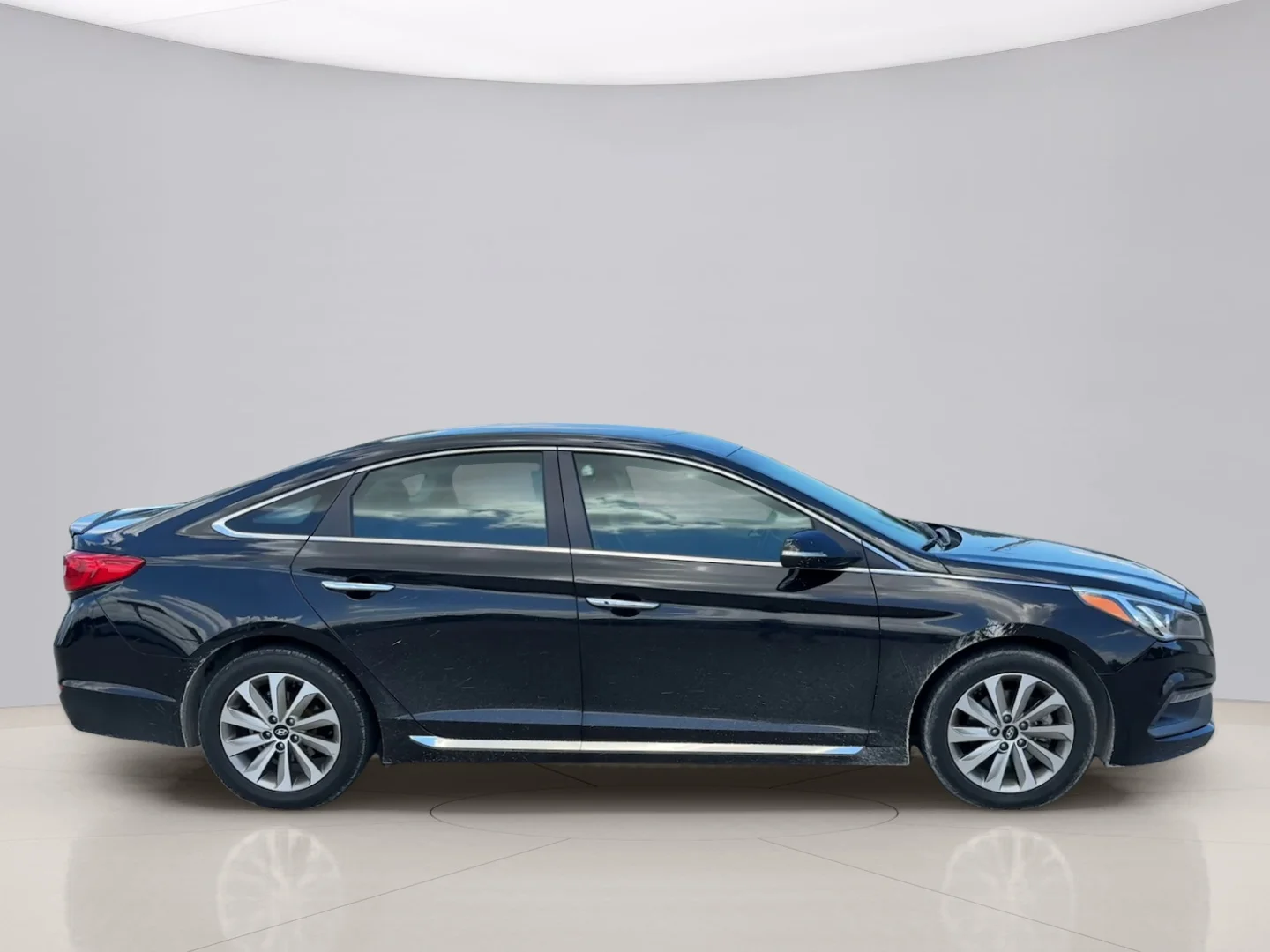 Used 2015 Black Hyundai SPORT image 6