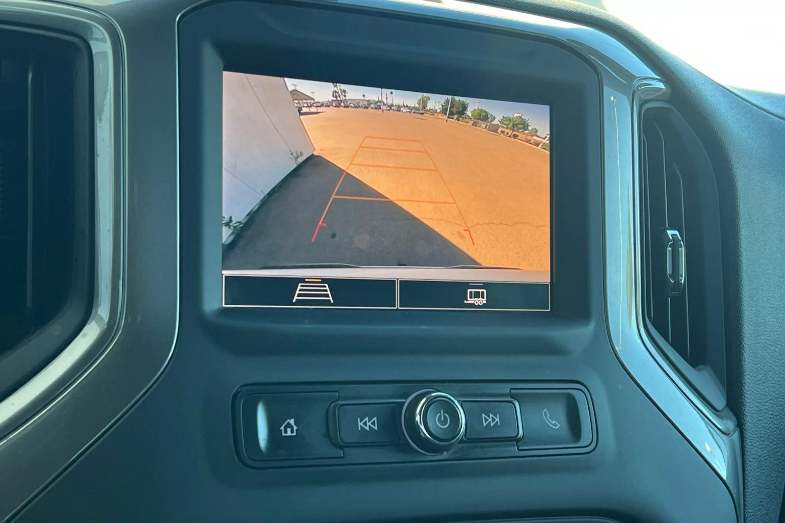 Used 2023 White Chevrolet Custom image 18