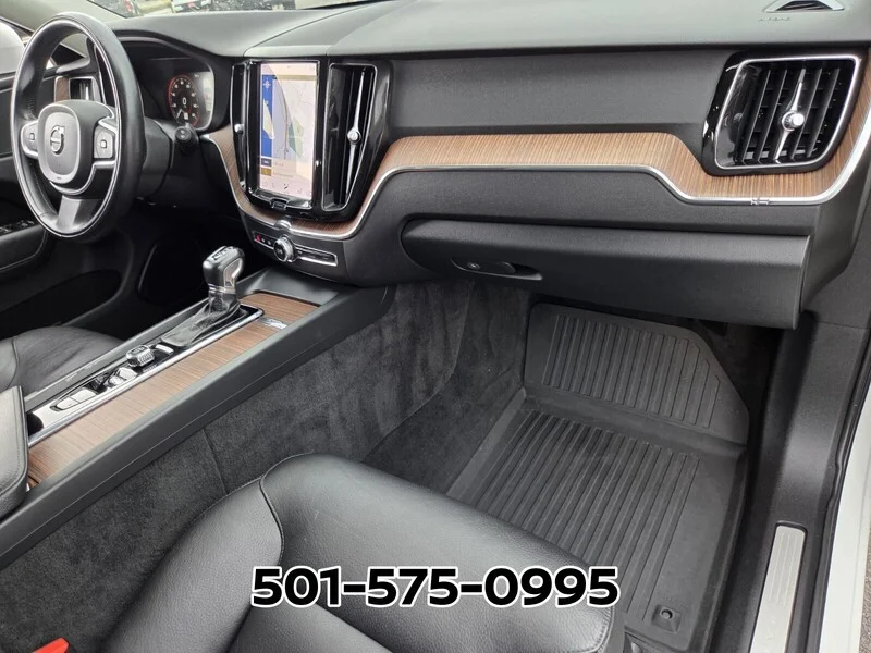 Used 2021 Crystal White VOLVO T5 AWD MOMENTUM image 18