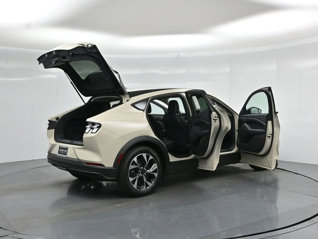 New 2026 Desert Sand Ford Select image 5