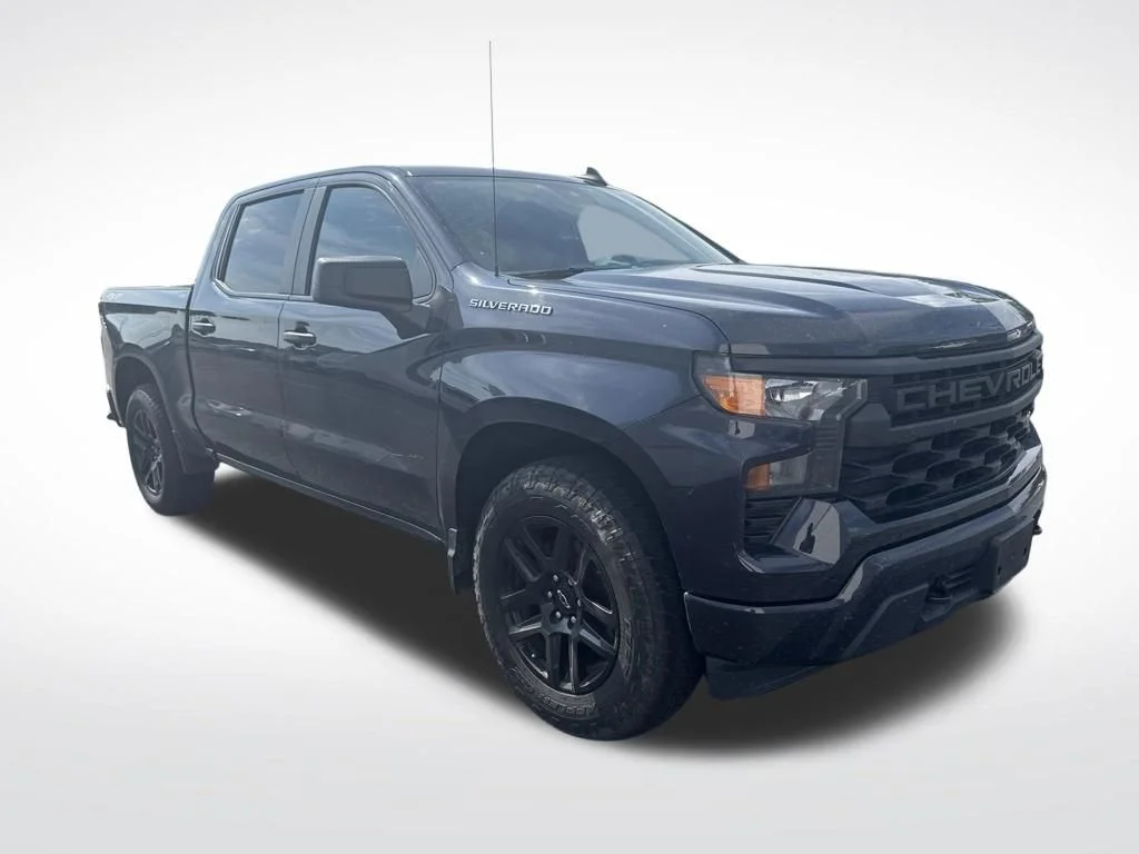 Used 2022 Gray Chevrolet Custom image 3