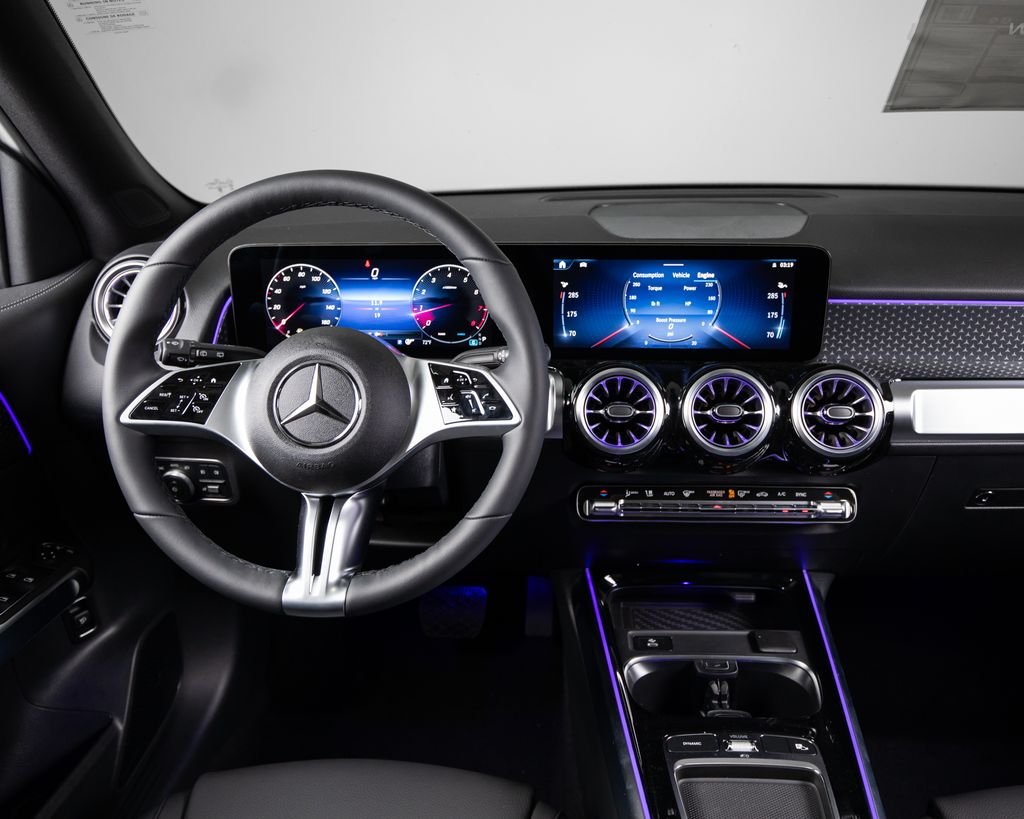 New 2026 Polar White Mercedes-Benz GLB 250 image 7