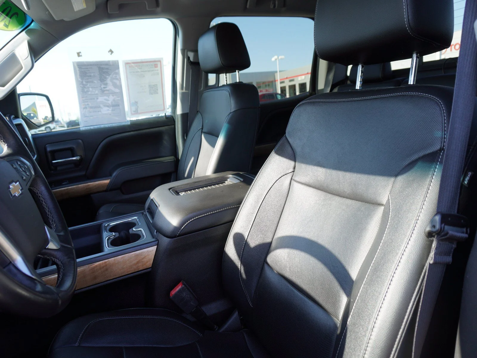 Used 2018 Deep Ocean Blue Metallic Chevrolet LTZ image 22