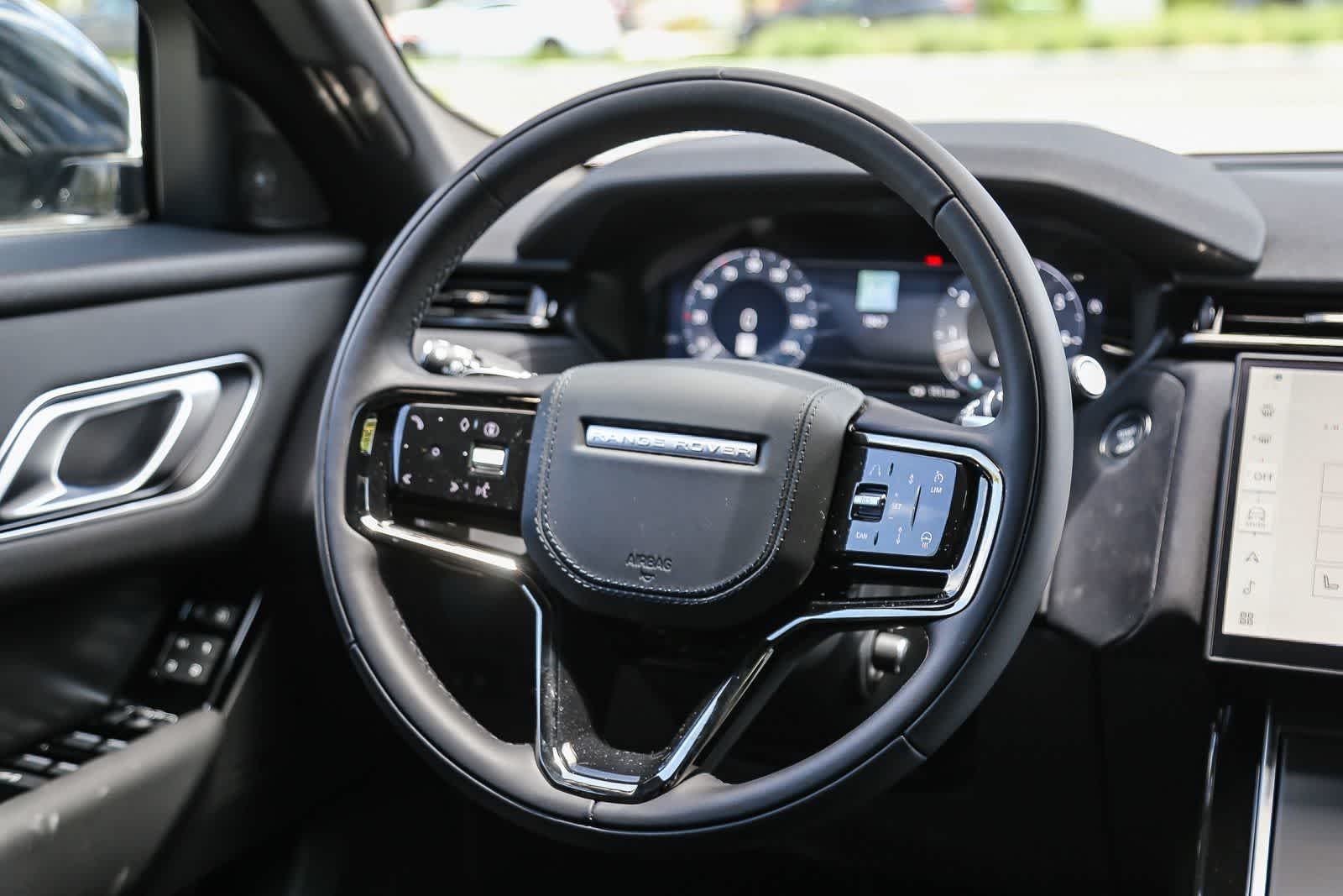 New 2026 Santorini Black Land Rover S image 14