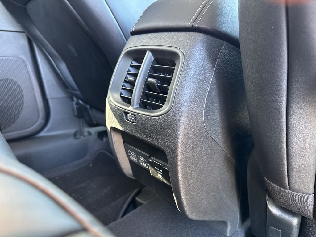 New 2023 Bright White Clear-Coat Exterior Paint Jeep Altitude Lux image 23