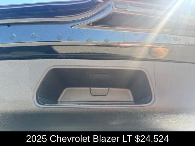 Used 2025 Black Chevrolet LT image 27